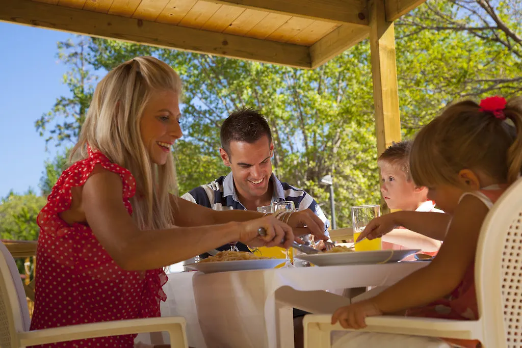 Holiday Resort מדביה קרואטיה