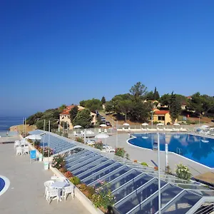 4* Üdülőközpont Maistra Select Petalon